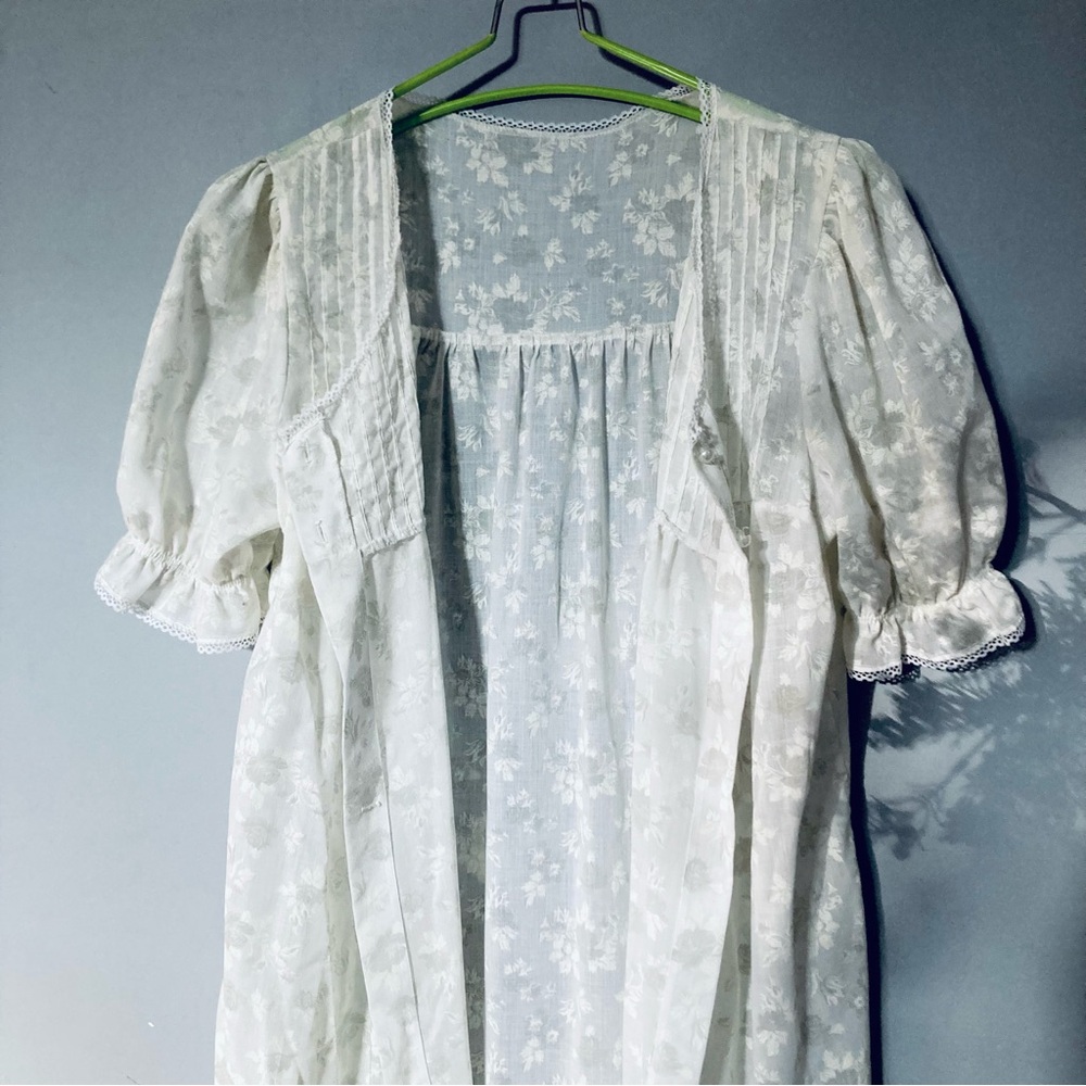 Vtg Cottagecore Floral night gown and robe set - Picture 5 of 12